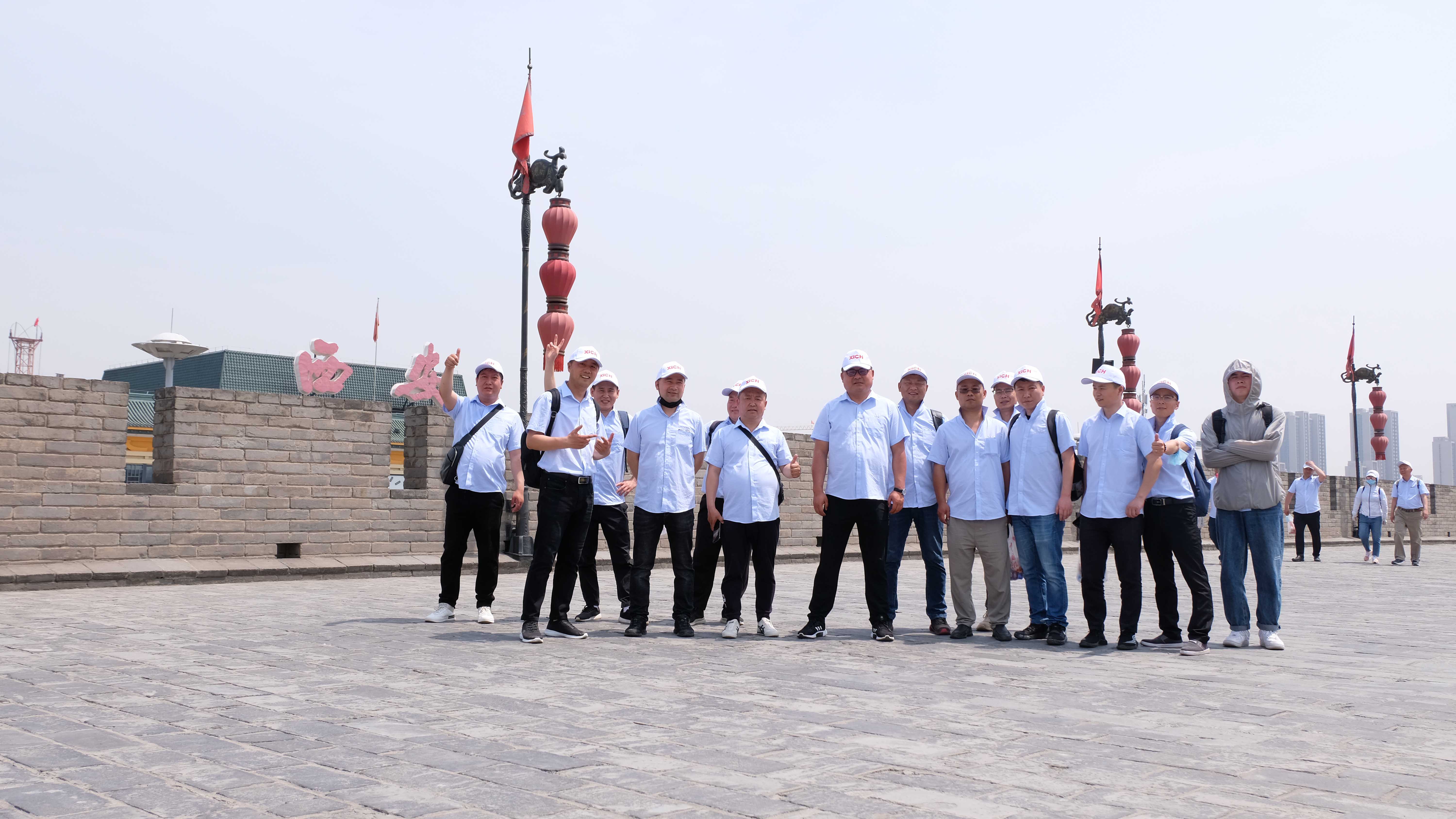 西馳電氣營(yíng)銷(xiāo)中心會(huì)議圓滿成功(圖28)